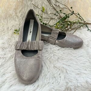 Matt Bernson Women's‎ Pewter Sparkly Suede Ruched Elastic Mary Jane Flats sz 8.5
